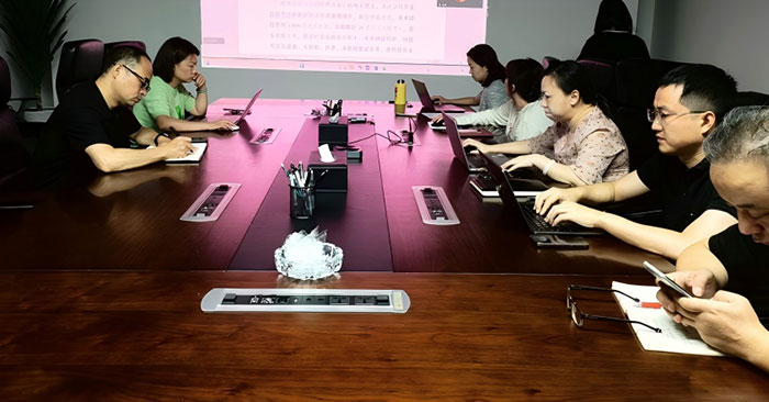 吴晓龙开展市委十四届七次全会精神宣讲